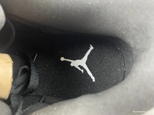 Bmlin Cyber Jordan 136064-020 3 Monday Retro (2016) 0804
